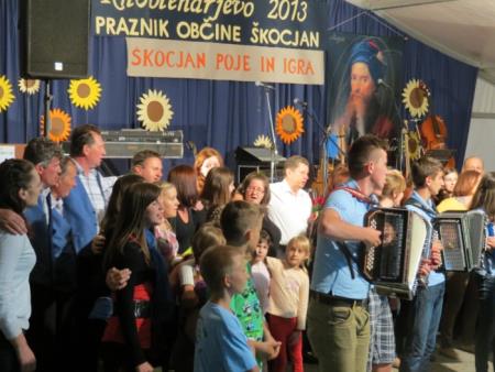 KNOBLEHARJEVO 2013 - ŠKOCJAN POJE IN IGRA 111